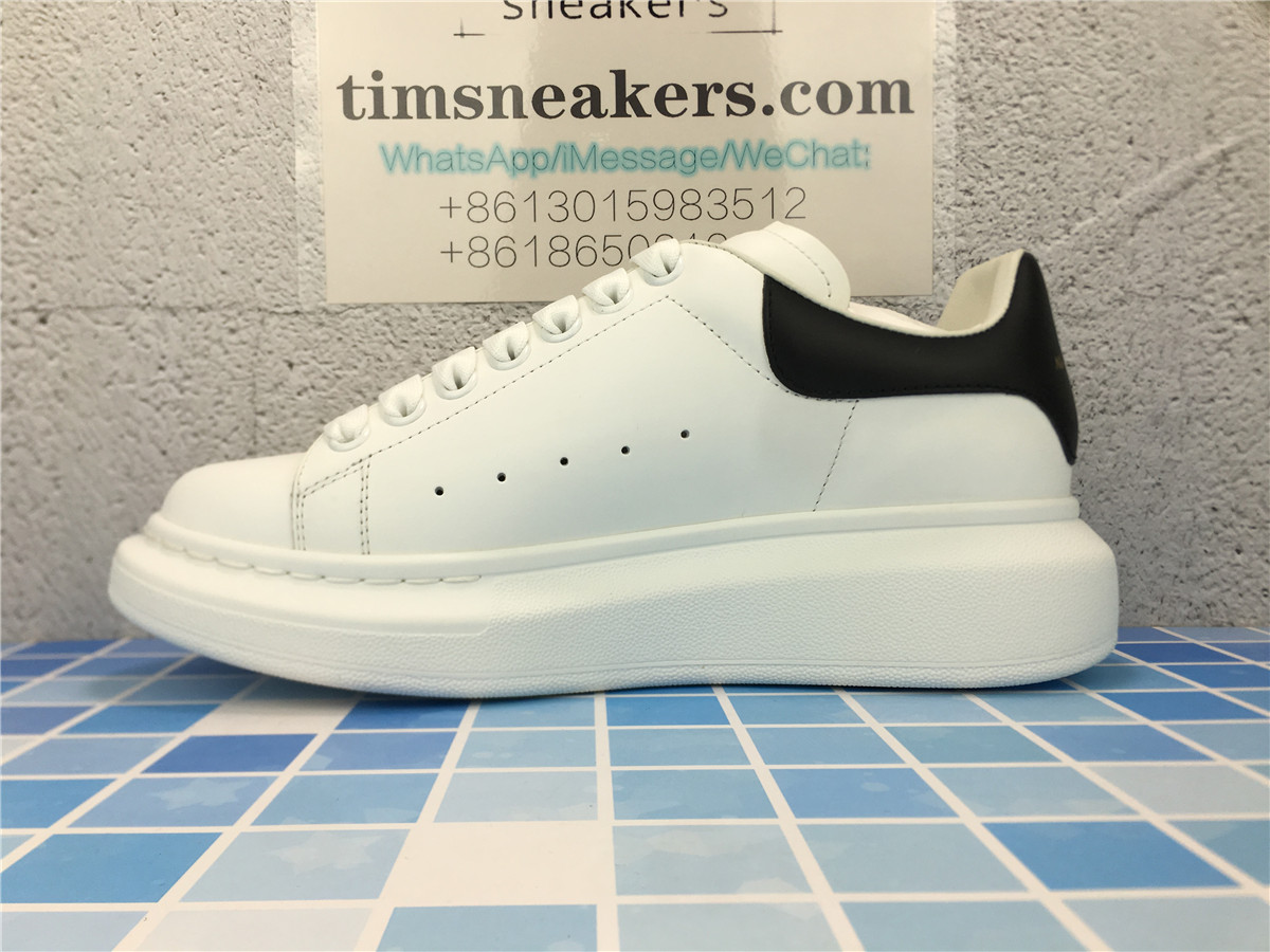 ALEXANDER MCQUEEN White & Black Oversized Sneakers 553680WHGP59061